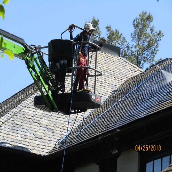 Roof Lift Roof Cleaning Service